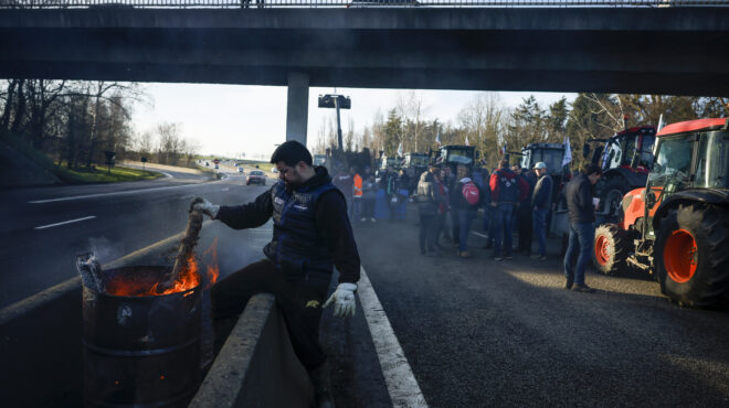 γαλλία-οι-κυβερνητικές-προτάσεις-δεν-562851820