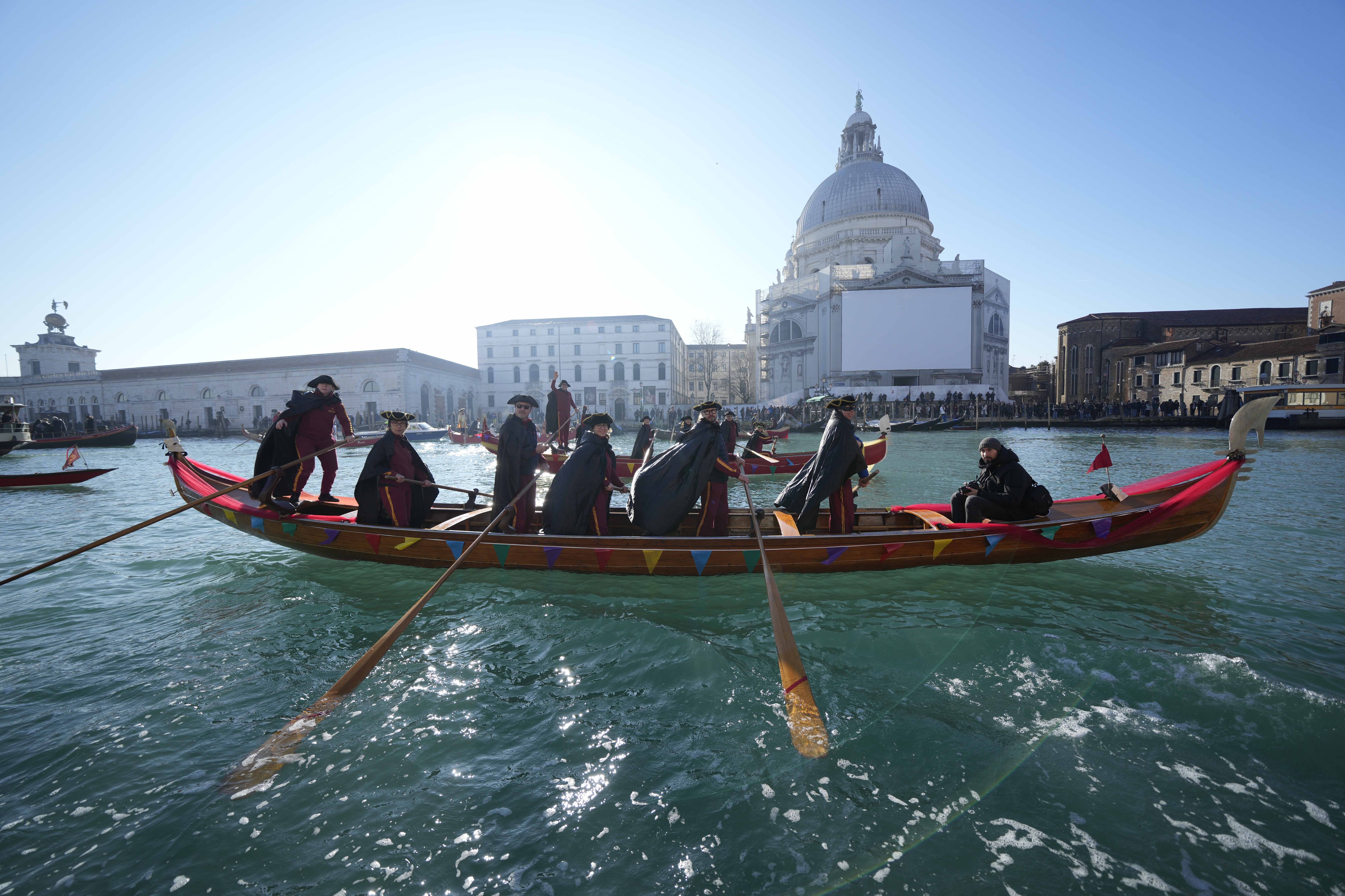 Καρναβάλι στη Βενετία: Μάσκες, μυστήριο και… ομίχλη-4