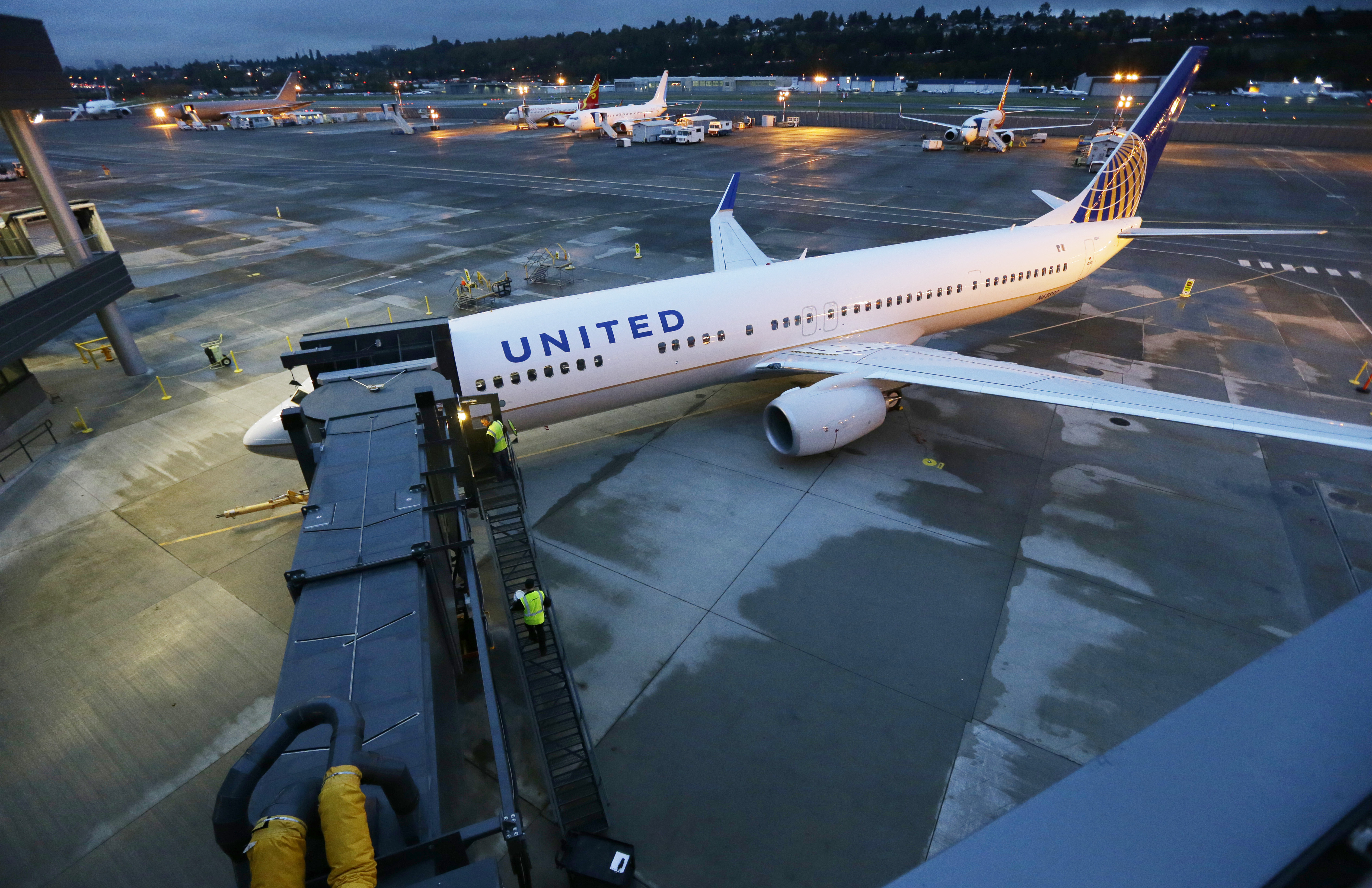 Ελεγχοι σε ακόμη ένα μοντέλο της Boeing μετά την αποκόλληση πόρτας από αεροσκάφος-1