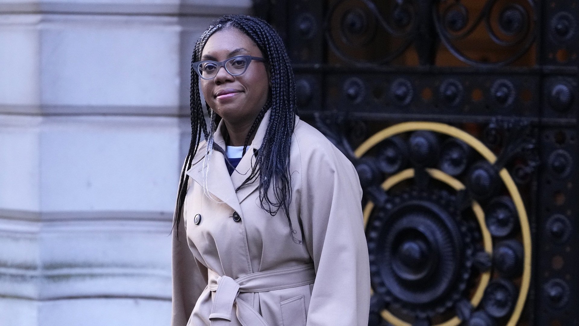 Κέμι Μπάντενοχ: Ποια είναι η επικρατέστερη διάδοχος του Σούνακ στους Τόρις-1