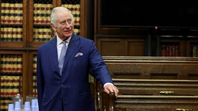 στο-νοσοκομείο-ο-βασιλιάς-κάρολος-για-562850206