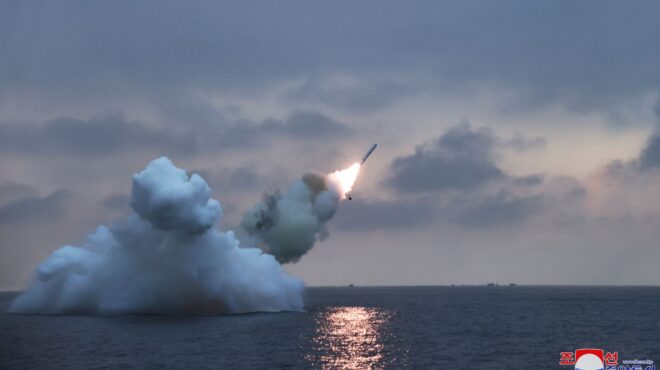 η-βόρεια-κορέα-εκτόξευσε-πυραύλους-κρ-562856239