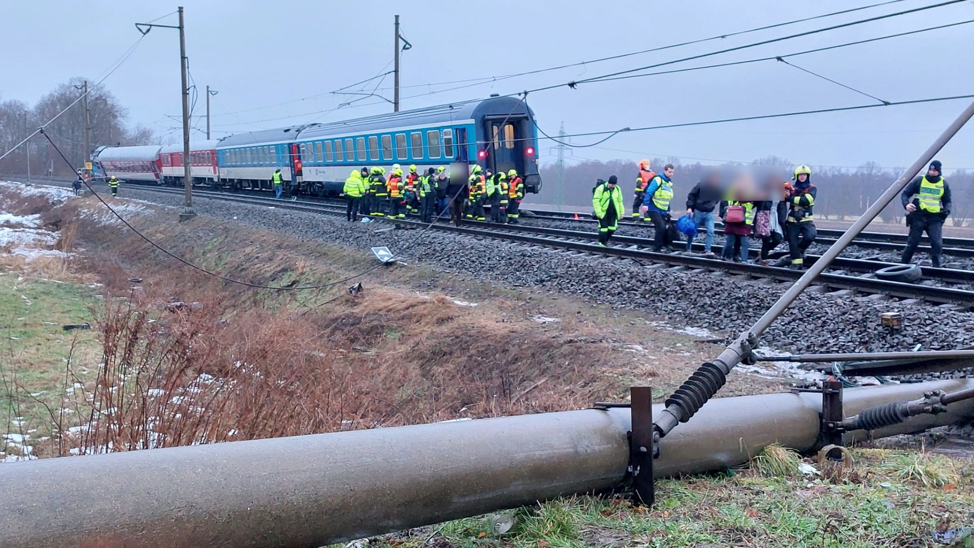 Τσεχία: Σύγκρουση τρένου με φορτηγό – Νεκρός ο μηχανοδηγός-1
