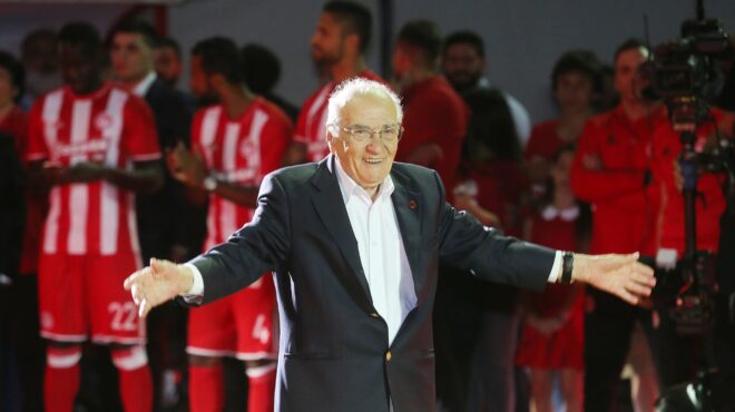 σούπερ-λιγκ-1-μαύρη-τρύπα-η-διαιτησία-562830796