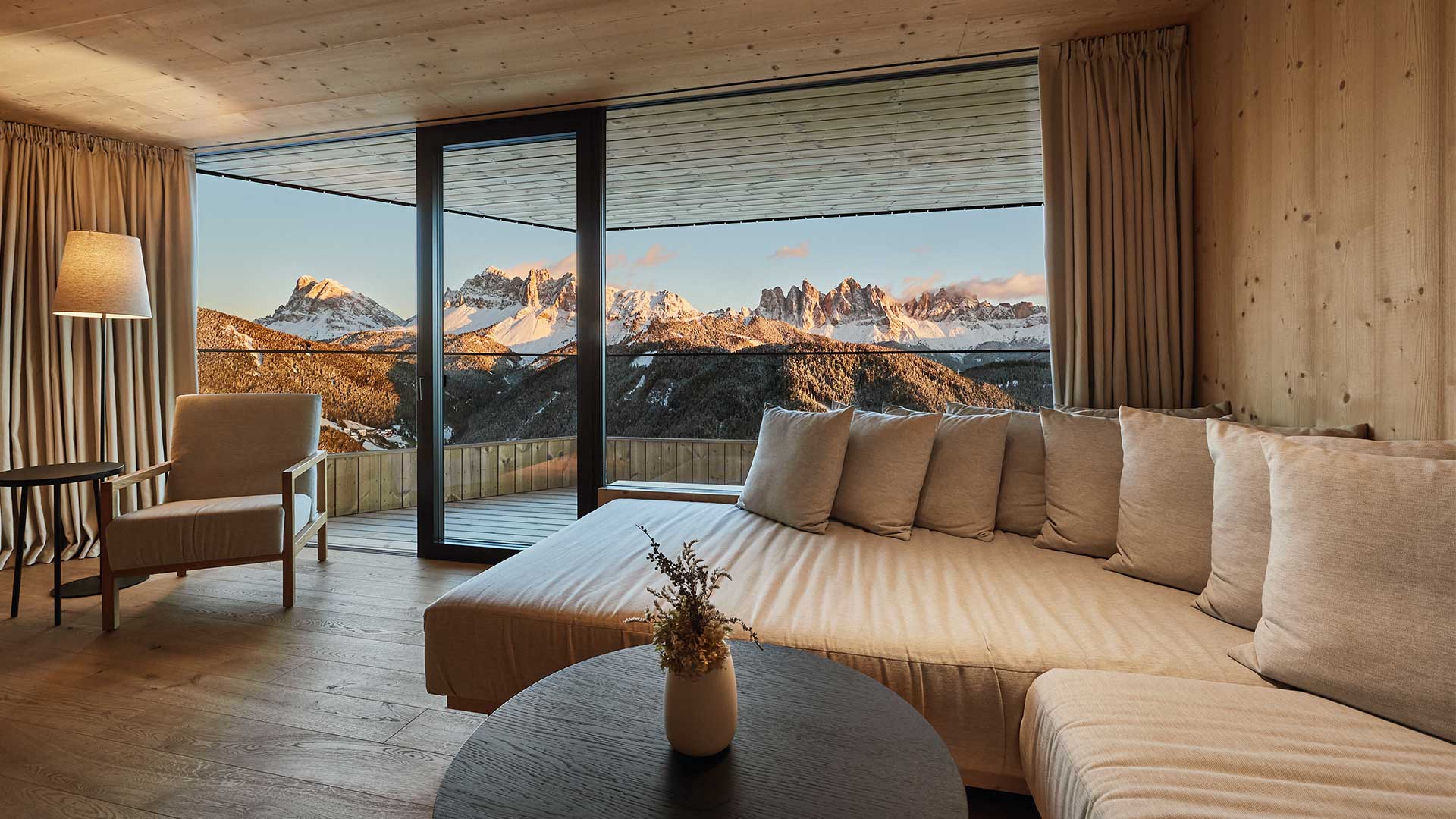 Από τα διάφανα ιγκλού στο βασίλειο της σιωπής-1