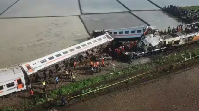 ινδονησία-σύγκρουση-τρένων-με-τουλάχ-562816045