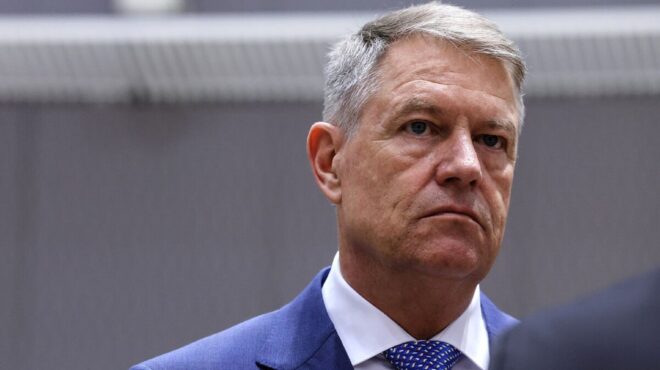 μισέλ-φον-ντερ-λάιεν-οι-καραμπόλες-σ-562823830