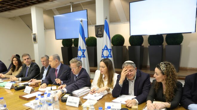 η-χεζμπολάχ-εκτόξευσε-δεκάδες-ρουκέτ-562817173