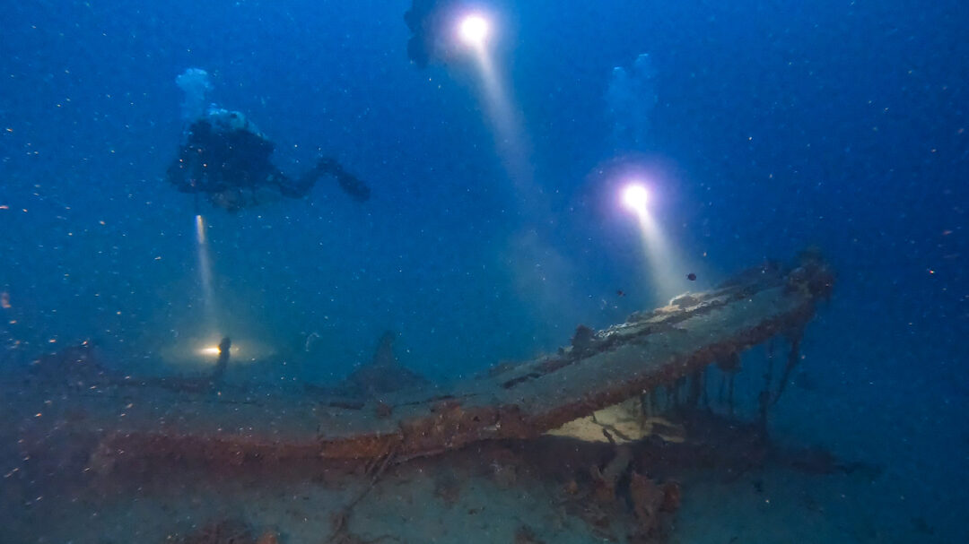 ένα-ναυάγιο-ανοιχτά-του-φαλήρου-562813777