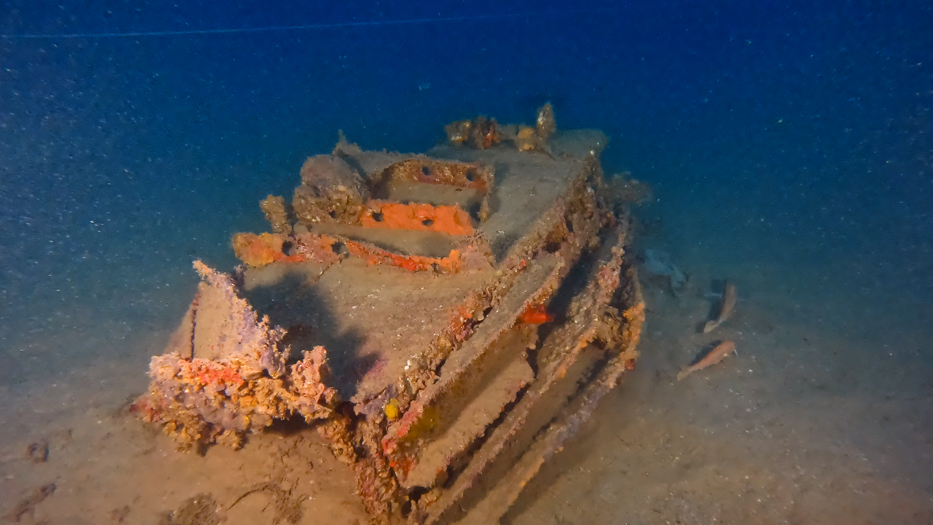 Ένα ναυάγιο ανοιχτά του Φαλήρου-1