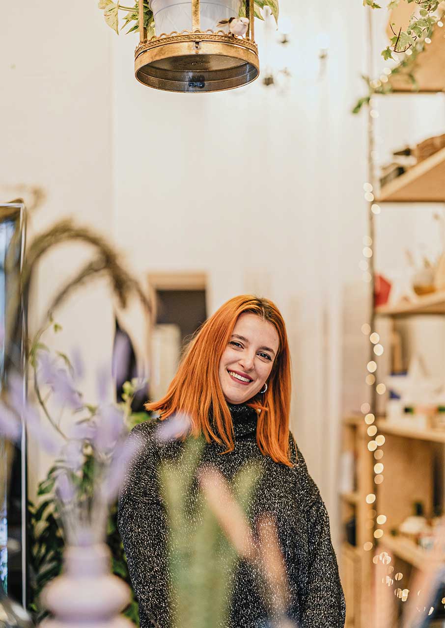 Η (θηλυκή) αναγέννηση της Κυψέλης-2