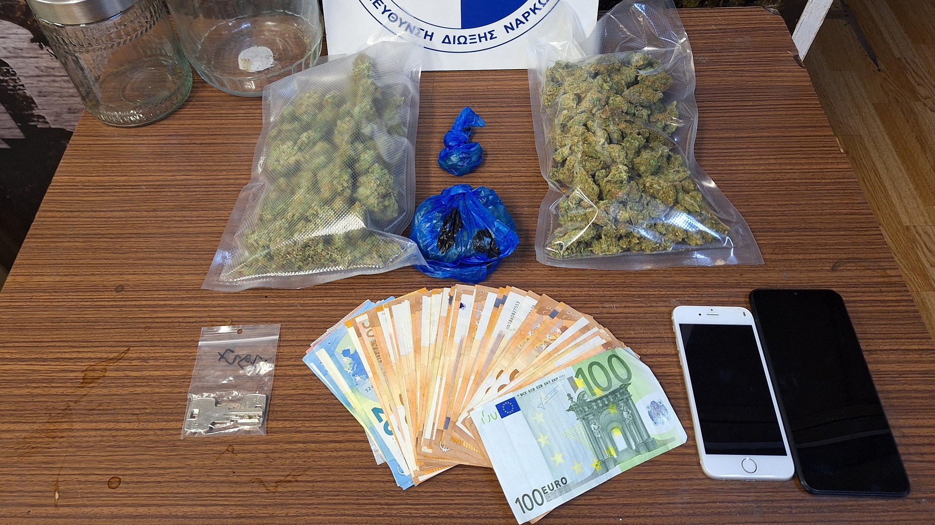 Κολωνός: Σύλληψη 33χρονου για διακίνηση ακατέργαστης κάνναβης-1