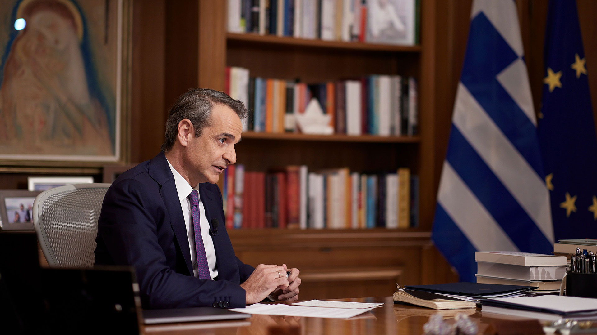 Μητσοτάκης για ομόφυλα ζευγάρια: Ναι στον πολιτικό γάμο, όχι στην παρένθετη μητρότητα-1