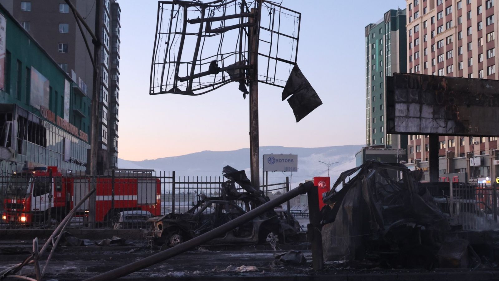 Μογγολία: Εξι νεκροί από έκρηξη βυτίου – Οι τρεις ήταν πυροσβέστες [βίντεο]-1