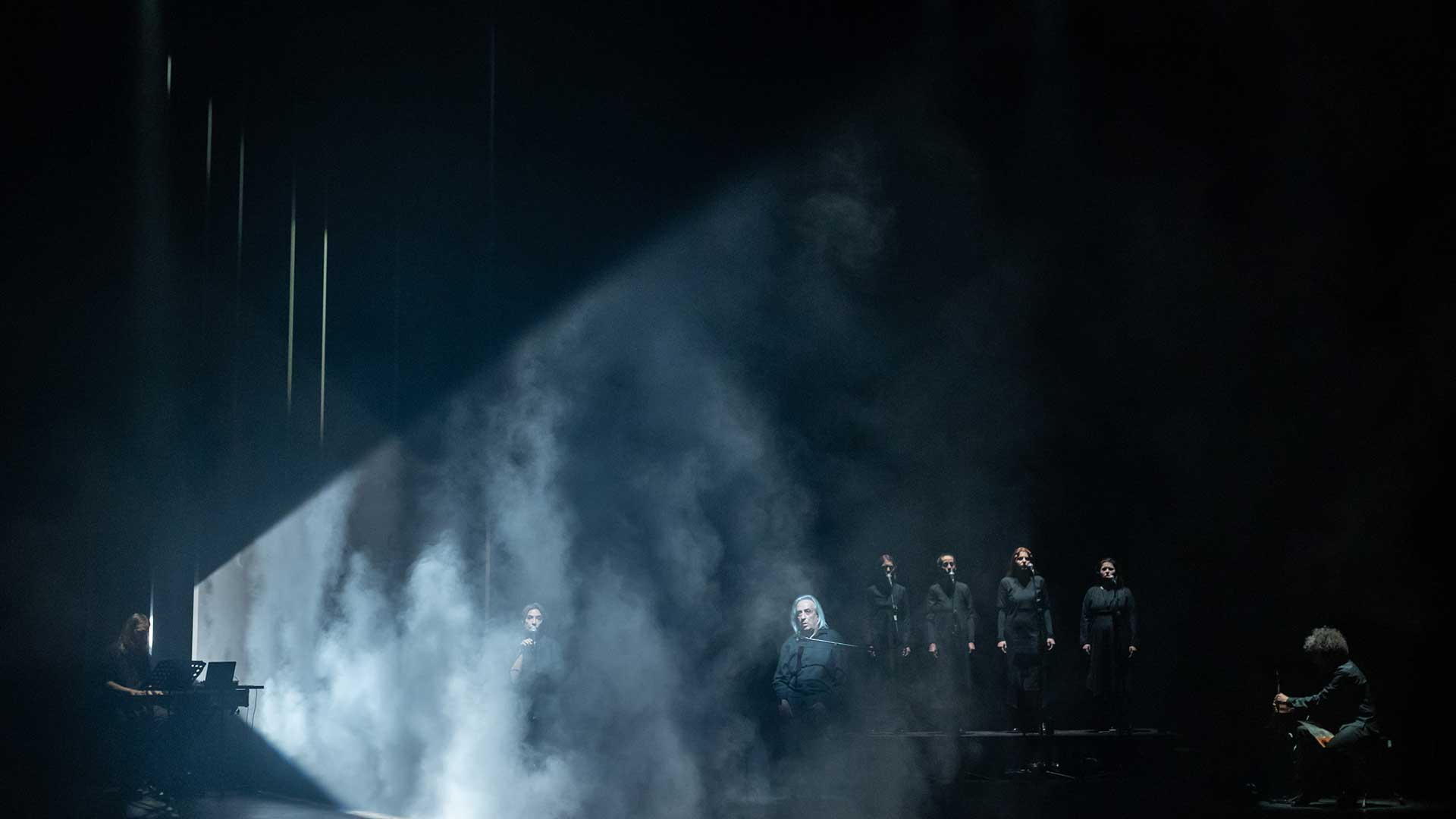 Πέτυχε το πείραμα της Νέκυιας με τον Γιάννη Αγγελάκα στη Στέγη;-2