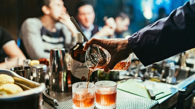 το-αλκοόλ-είναι-τοκογλύφος-αλλά-εμείς-562854025