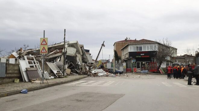 κωνσταντινούπολη-κατάρρευση-δύο-κτι-562835995