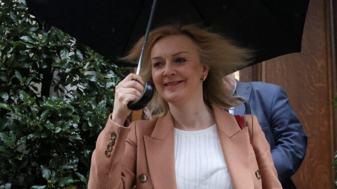 politico-η-λιζ-τρας-πίεσε-μυστικά-υπέρ-πώληση-562832005