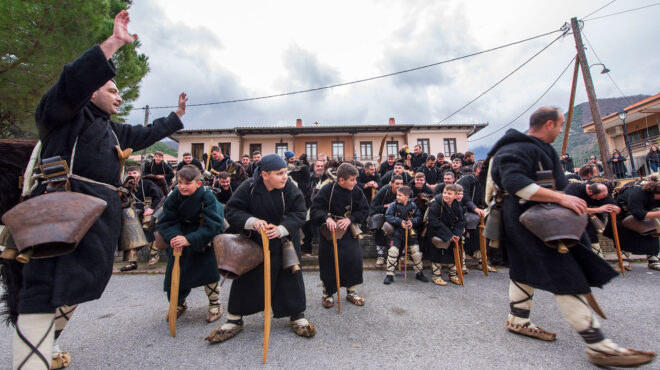 με-κουδούνια-ξυπνούν-τη-φύση-σε-καβάλα-562832278