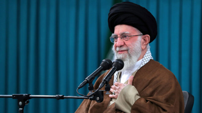 ιράν-ο-χαμενεΐ-υπόσχεται-σκληρή-απάντ-562812433