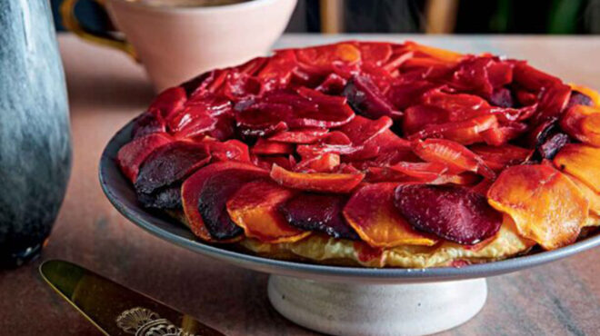 aνάποδη-τάρτα-με-γλυκοπατάτες-και-παντ-562829770