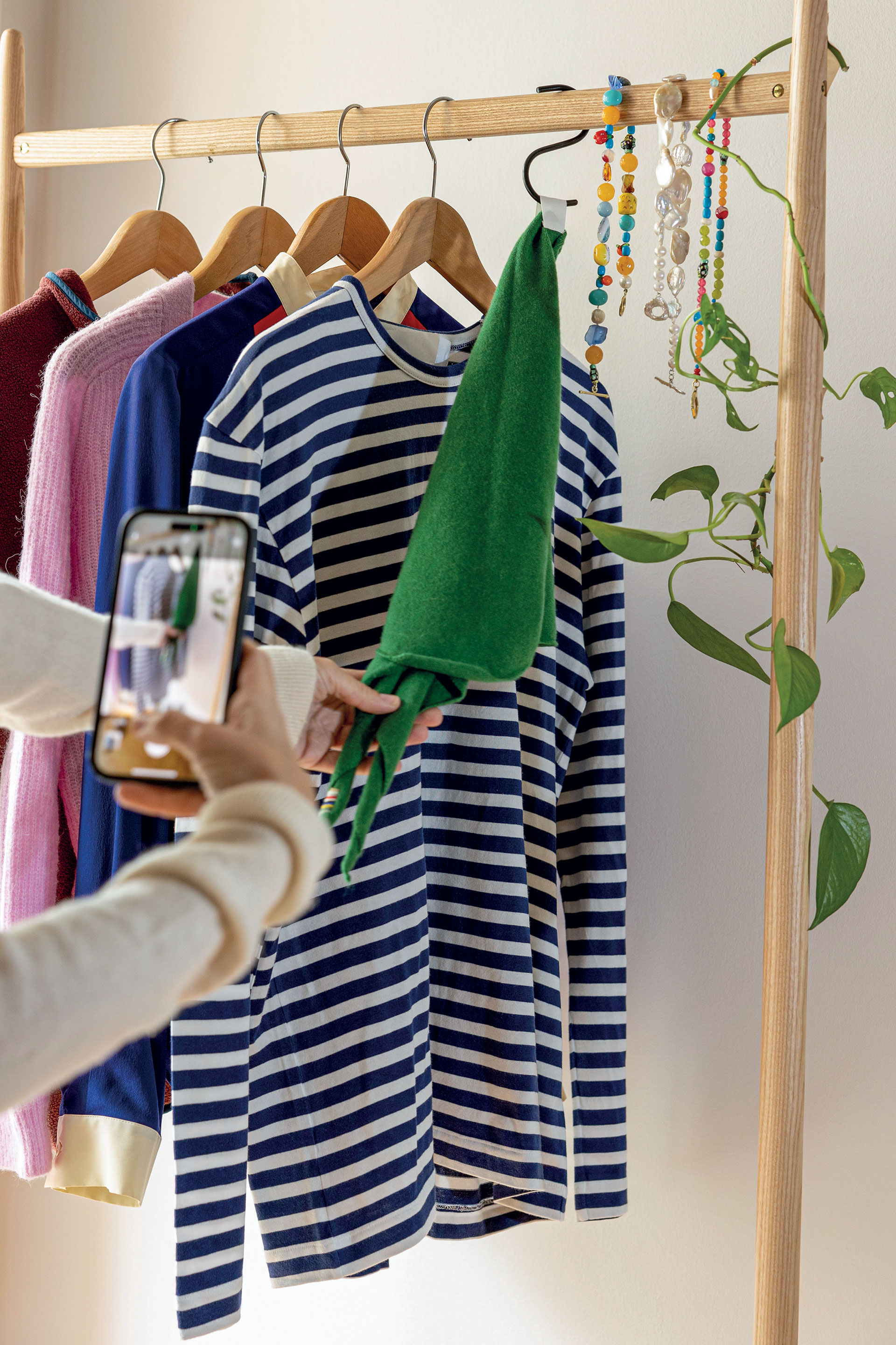 Πώς θα βγάλετε χρήματα από τα παλιά σας ρούχα-1