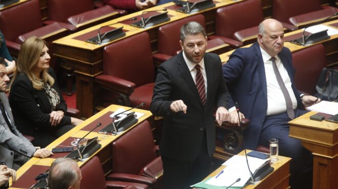 νομοσχέδιο-για-ομόφυλα-ζευγάρια-μετω-562825147