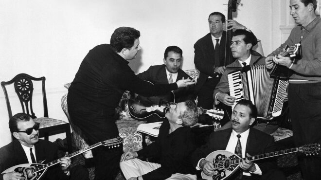 ο-ανεξάντλητος-μάνος-χατζιδάκις-562828615