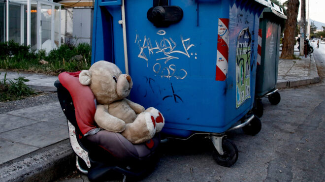 σκουπίδια-και-ανακύκλωση-μια-μεγάλη-562829455