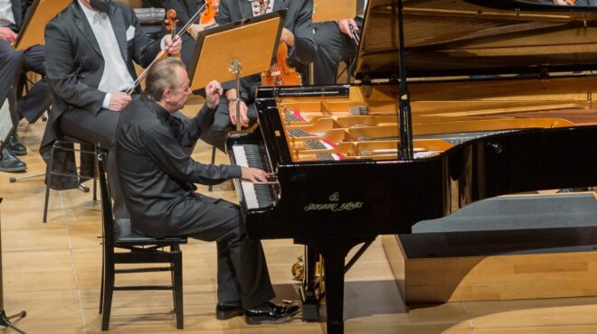 ο-μιχαήλ-πλετνιόφ-ο-ιάπωνας-χορδιστής-562810945