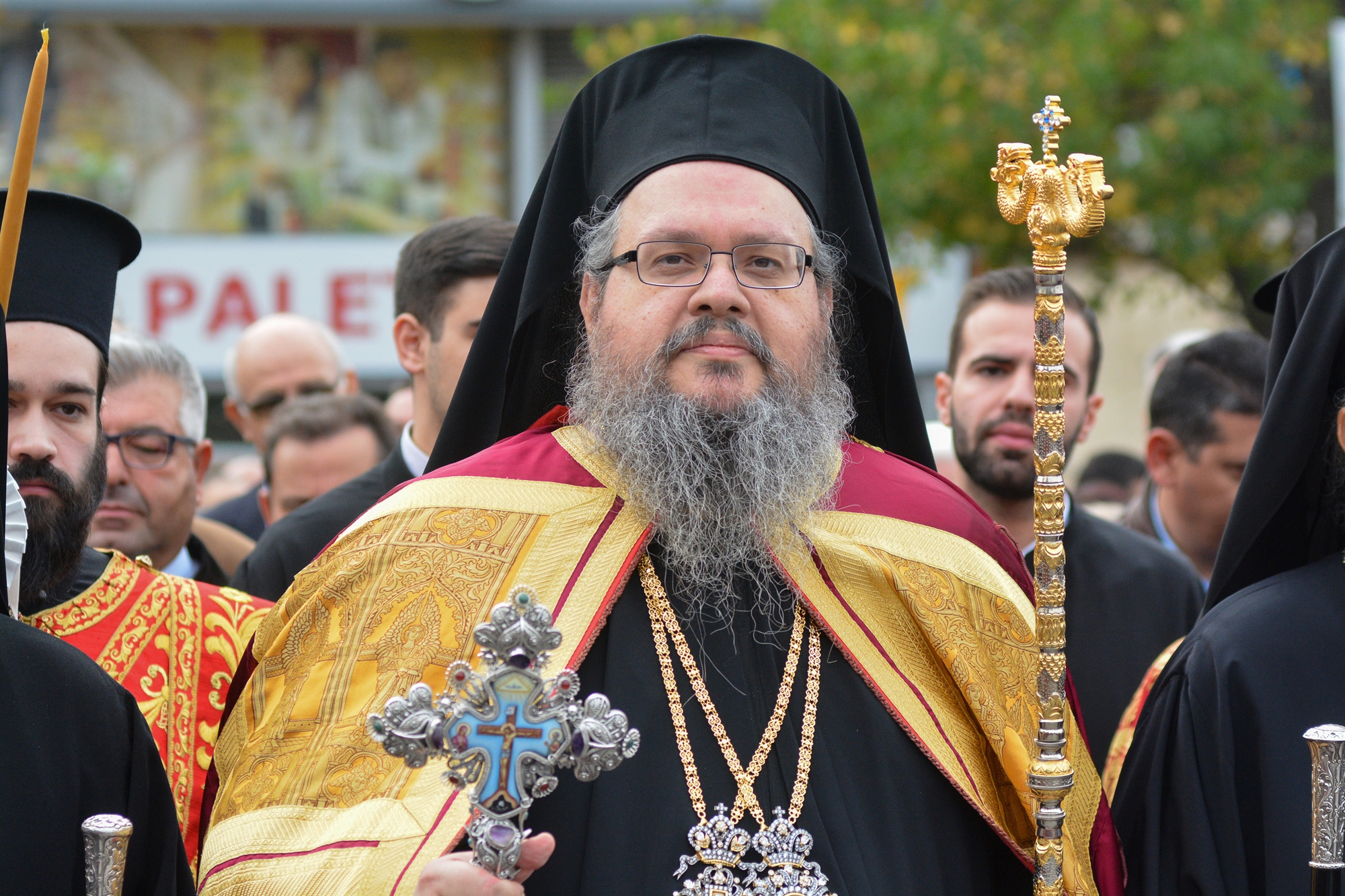 Ομοφωνία στον γάμο, τρικυμία στην κολυμβήθρα-4