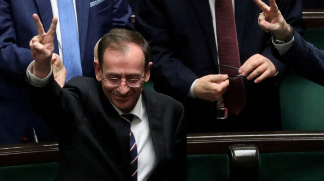 άρθρο-του-τίμοθι-γκάρτον-ας-στην-κ-562853533