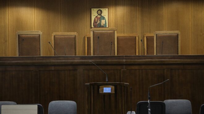 δίκη-για-τη-12χρονη-στον-κολωνό-την-τετά-562817965