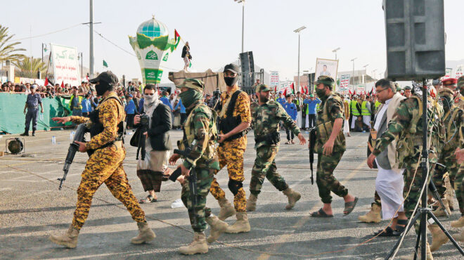 τύμπανα-πολέμου-στην-ερυθρά-θάλασσα-562823575