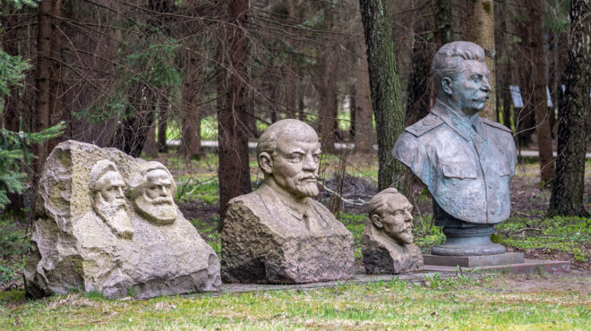 αμφισβητώντας-πολλούς-προφήτες-562829428