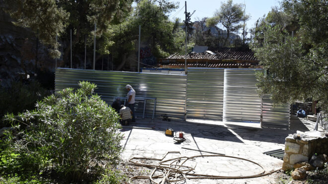 δήμος-αθηναίων-μονομαχία-στον-λόφο-562856233