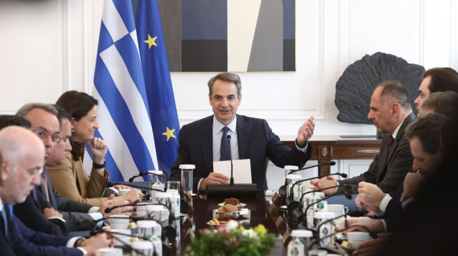 ομόφυλα-ζευγάρια-στο-υπουργικό-σήμερ-562845568