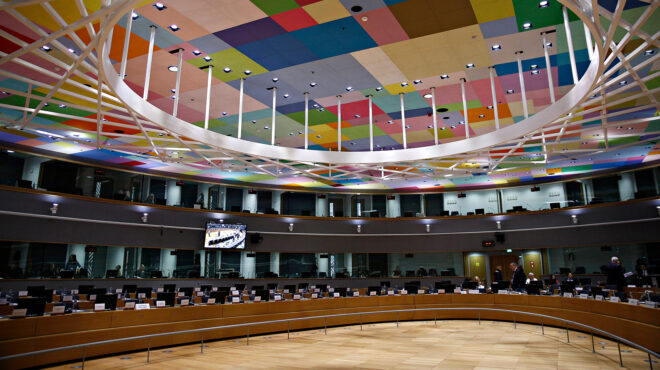 ανώτατο-όριο-10-000-ευρώ-στις-πληρωμές-με-με-562832200