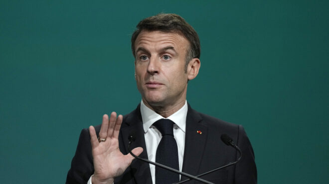 ο-μακρόν-καλεί-το-ισραήλ-να-αποφύγει-κά-562811335