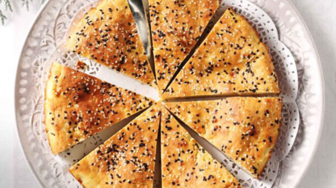 εύκολη-τυρόπιτα-χωρίς-φύλλο-με-μυρωδι-562858417