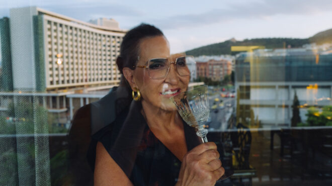 floris-costalas-h-θρυλική-οικοδέσποινα-που-κατέκτη-562829215