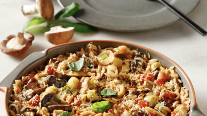 γιουβέτσι-με-πράσα-και-μανιτάρια-562848340