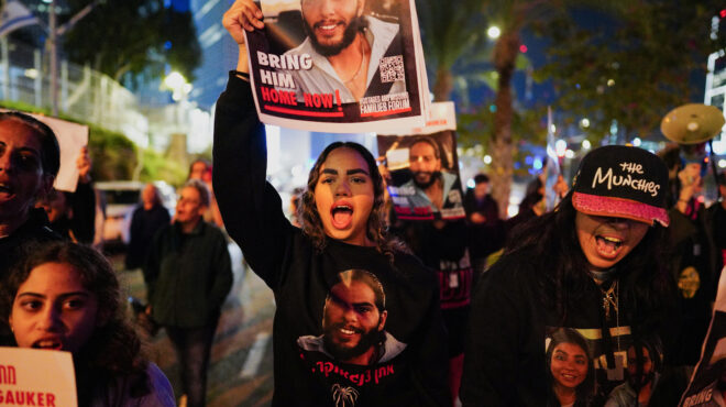 συγγενείς-ομήρων-εισέβαλαν-στο-ισραη-562842208