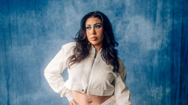 ακούγοντας-την-κάλι-ούστις-την-λατίνα-562842460