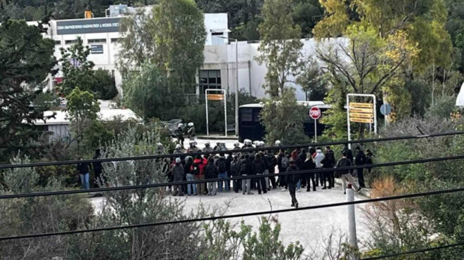 φοιτητές-αντιδρούν-στις-καταλήψεις-γ-562830256