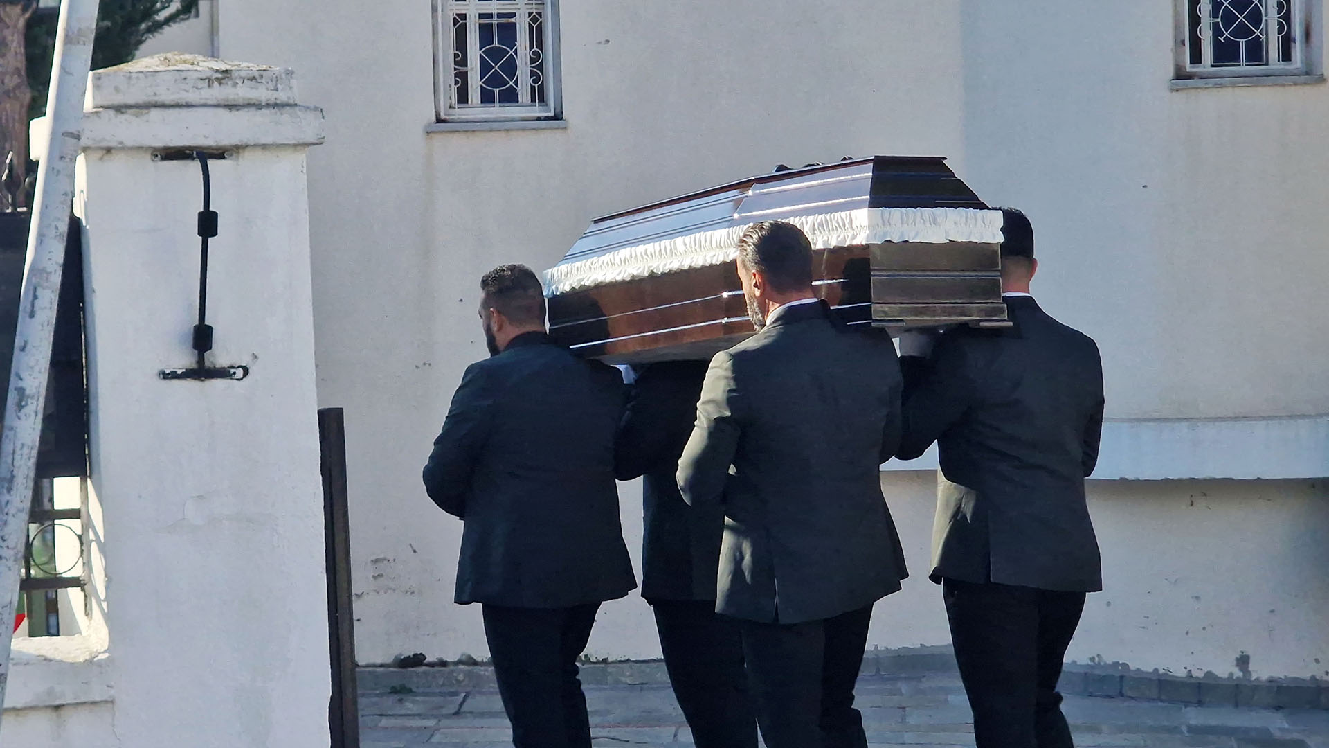 Δολοφονία 41χρονης εγκύου: Νέο βίντεο με τους κατηγορούμενους να μεταφέρουν τη σορό-1