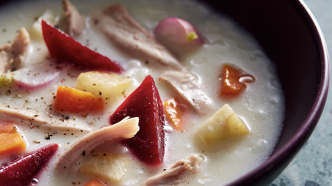 κοτόσουπα-αυγολέμονο-με-χειμωνιάτικ-562856947