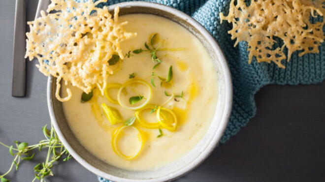 κουνουπίδι-σε-κρεμώδη-σούπα-με-παρμεζ-562858432