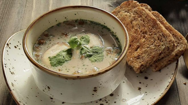 μανιταρόσουπα-με-πέστο-βασιλικού-562824271