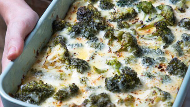 μπρόκολο-με-εύκολη-μπεσαμέλ-και-καπνι-562847746